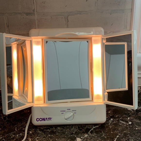 CONAIR Bath & Body Vintage Conair Model Tm7lx Lighted Makeup Mirror Poshmark